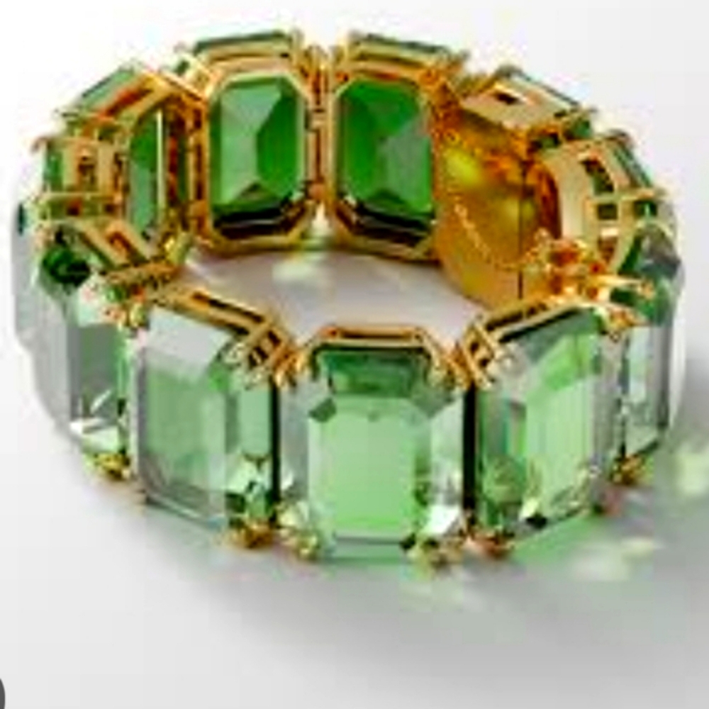 🌹 Rare. Huge Millenia bracelet, Octagon cut crystals, Green, Gold-tone plated